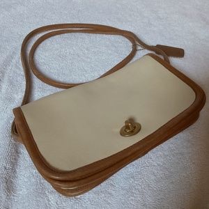 Vintage Coach Dinky Bag